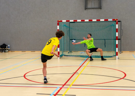 Futsal: team up now!